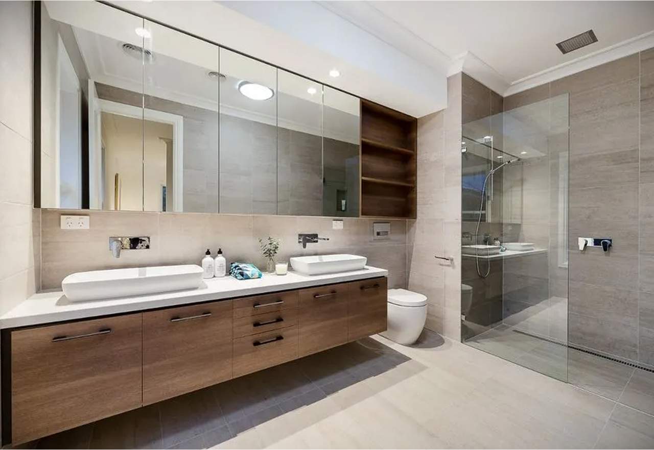 Mantenimiento y Reparación de Puertas